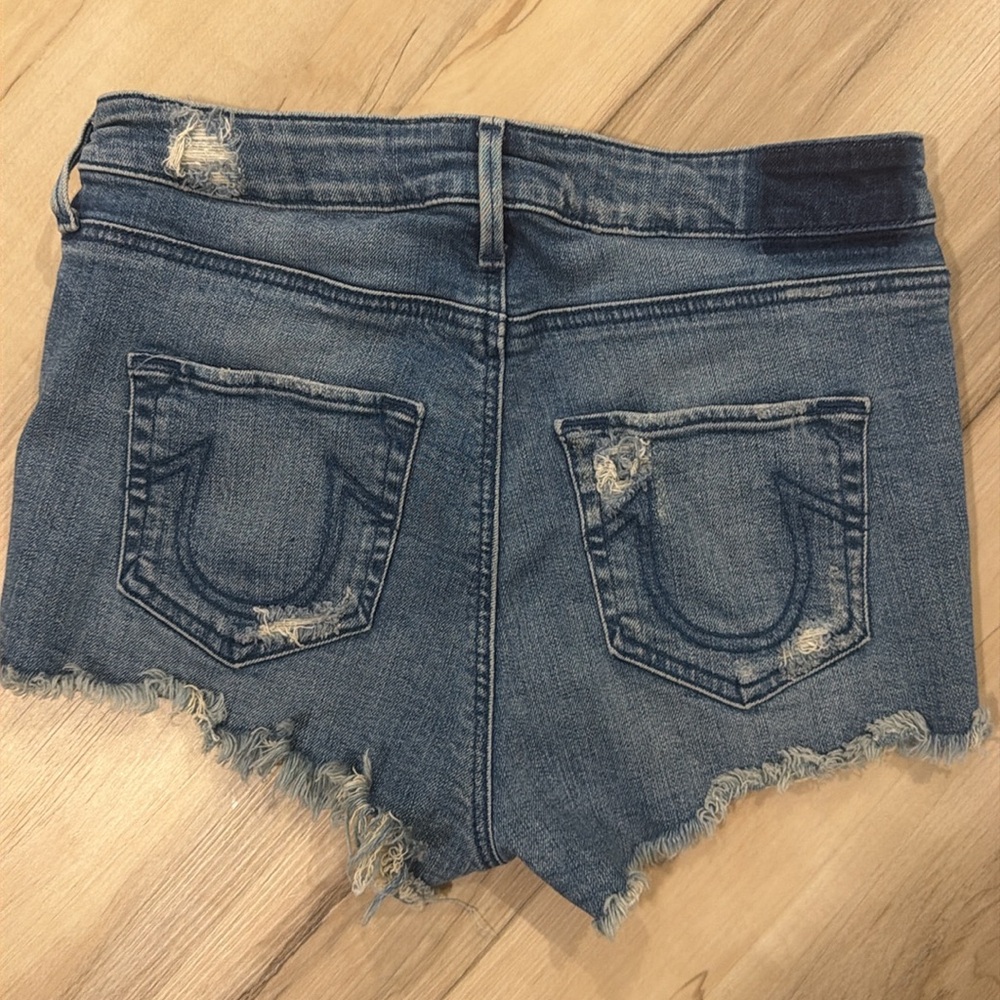 🐳Cheeky Jean shorts. Aunthentic True religion.
